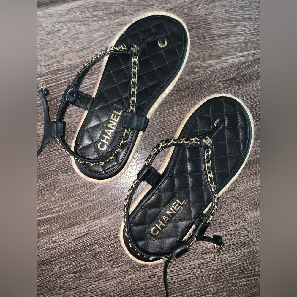 Authentic CHANEL sandals - Picture 3 of 6